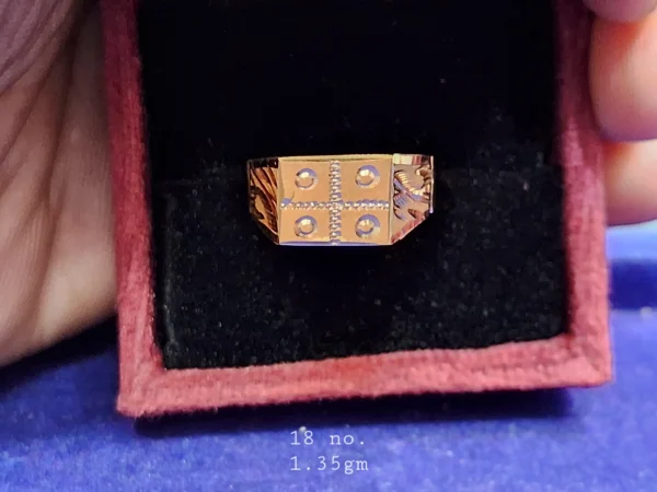 AURELIA CROSS SIGNET Gold Ring