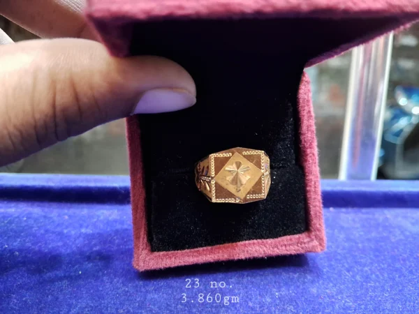 NOBLE CROSS SIGNET Gold Ring