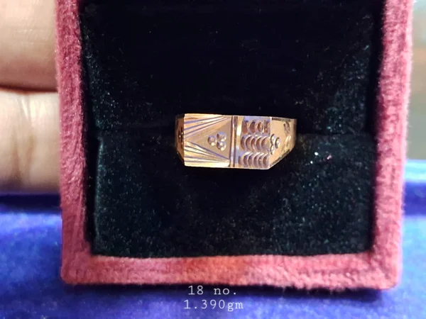 ELEGANT HEXA BAND Gold Ring